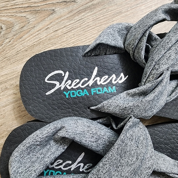 Skechers Yoga foam sandals - Picture 2 of 4